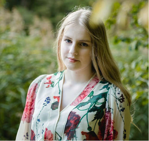 Leni Zaruba - Open Air Lesefestival Literatur auf der Parkbank 2022 